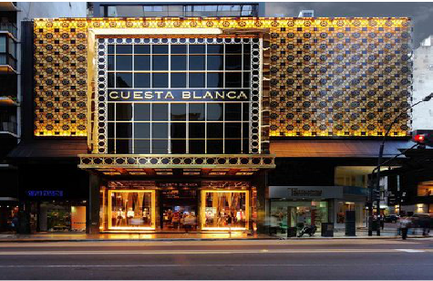 青神门头设计与商业空间的纽带。